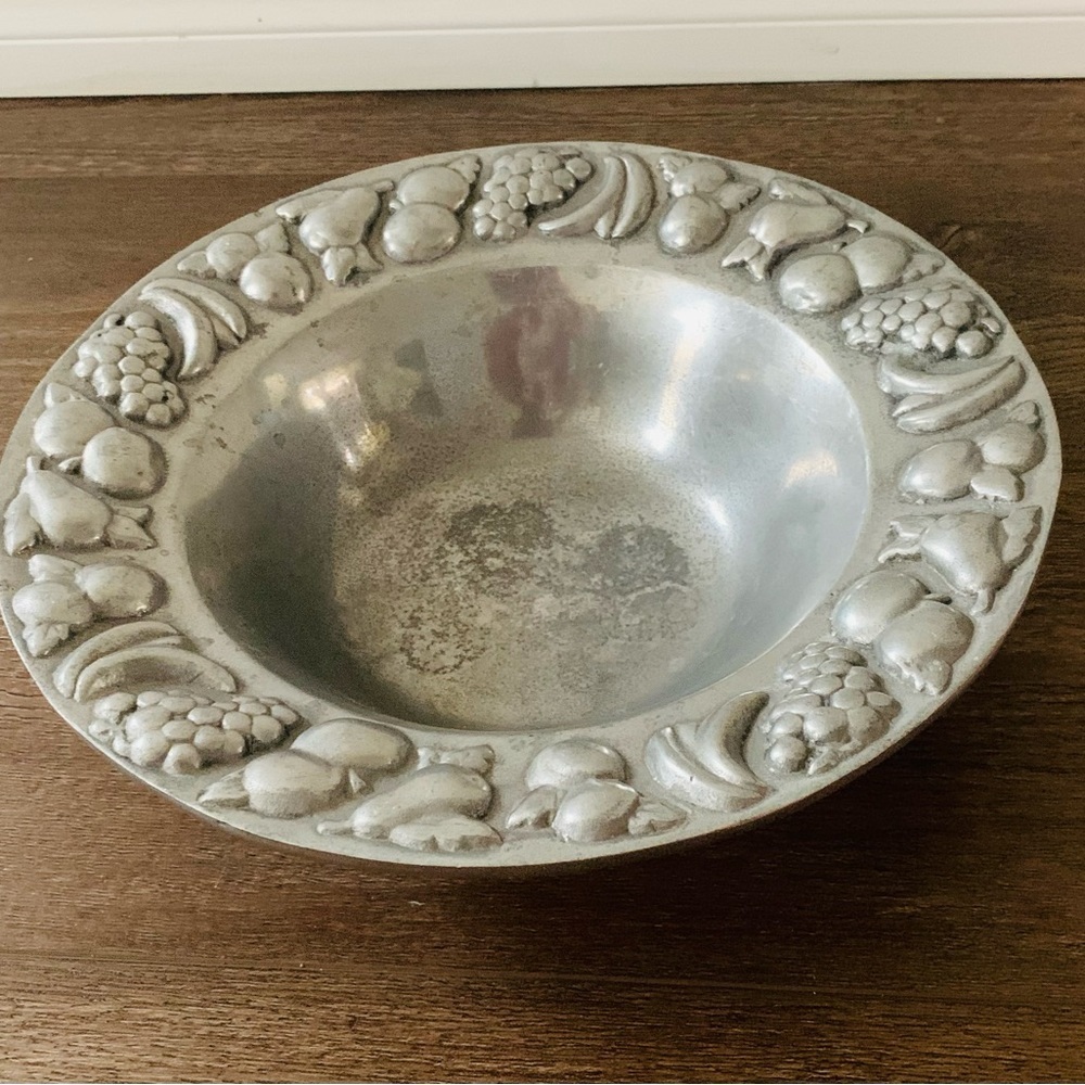 Vintage large aluminum bowl - Picture 5 of 9